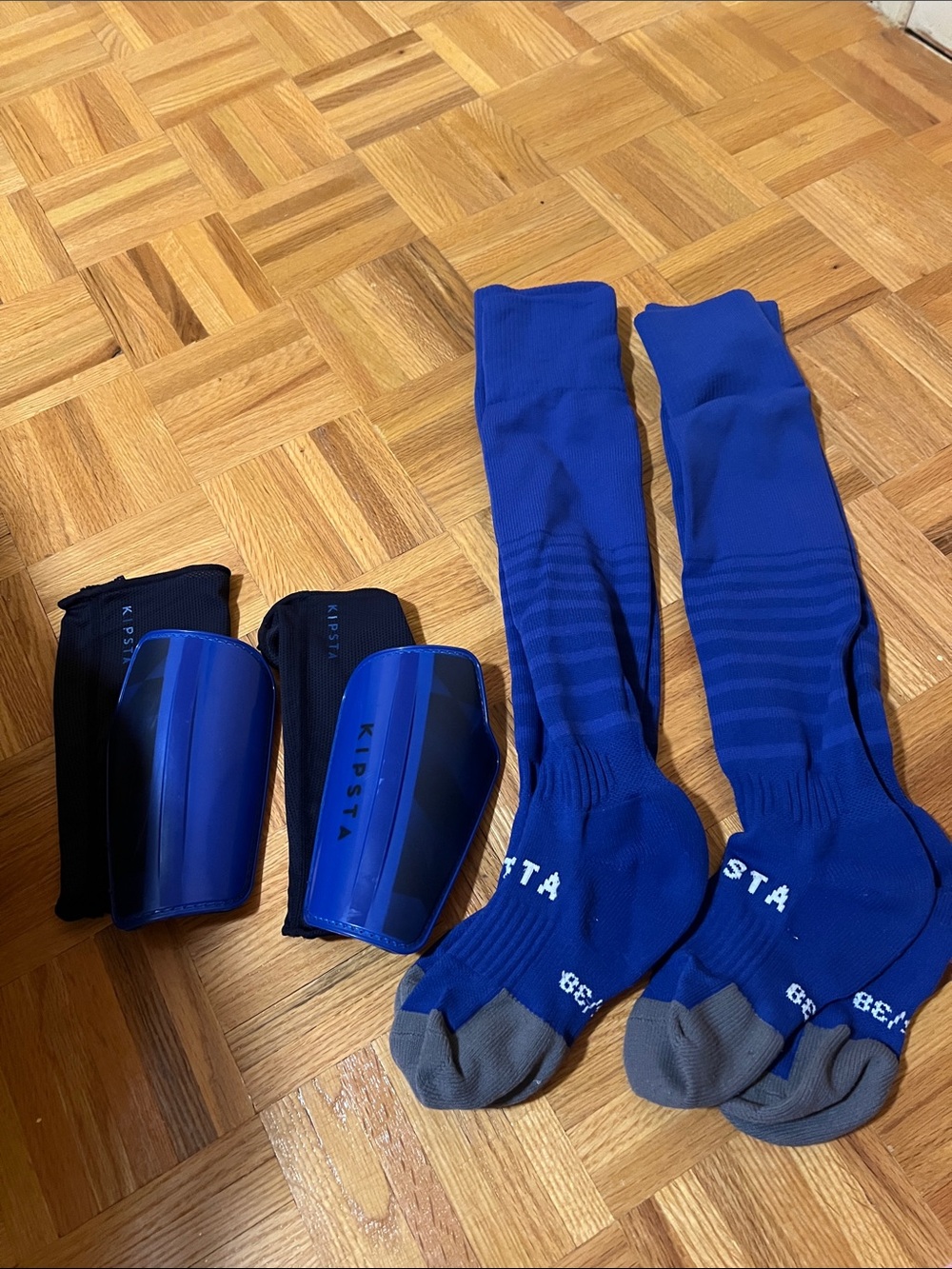 Kipsta Kids Blue Soccer Shin Guards with Sleeves and 2 pairs soccer socks